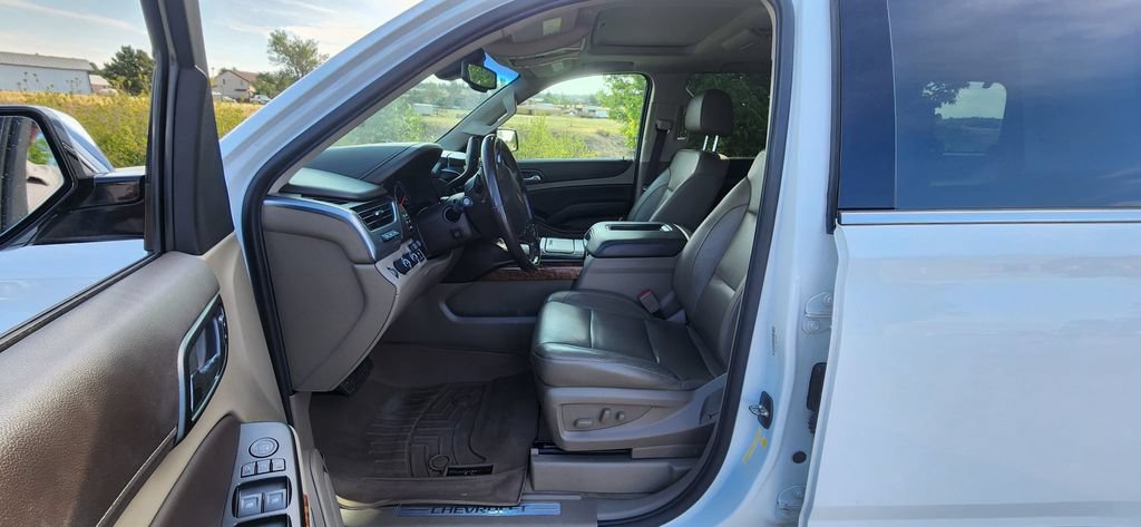 Used 2019 Chevrolet Tahoe Premier AWD/4WD image 3