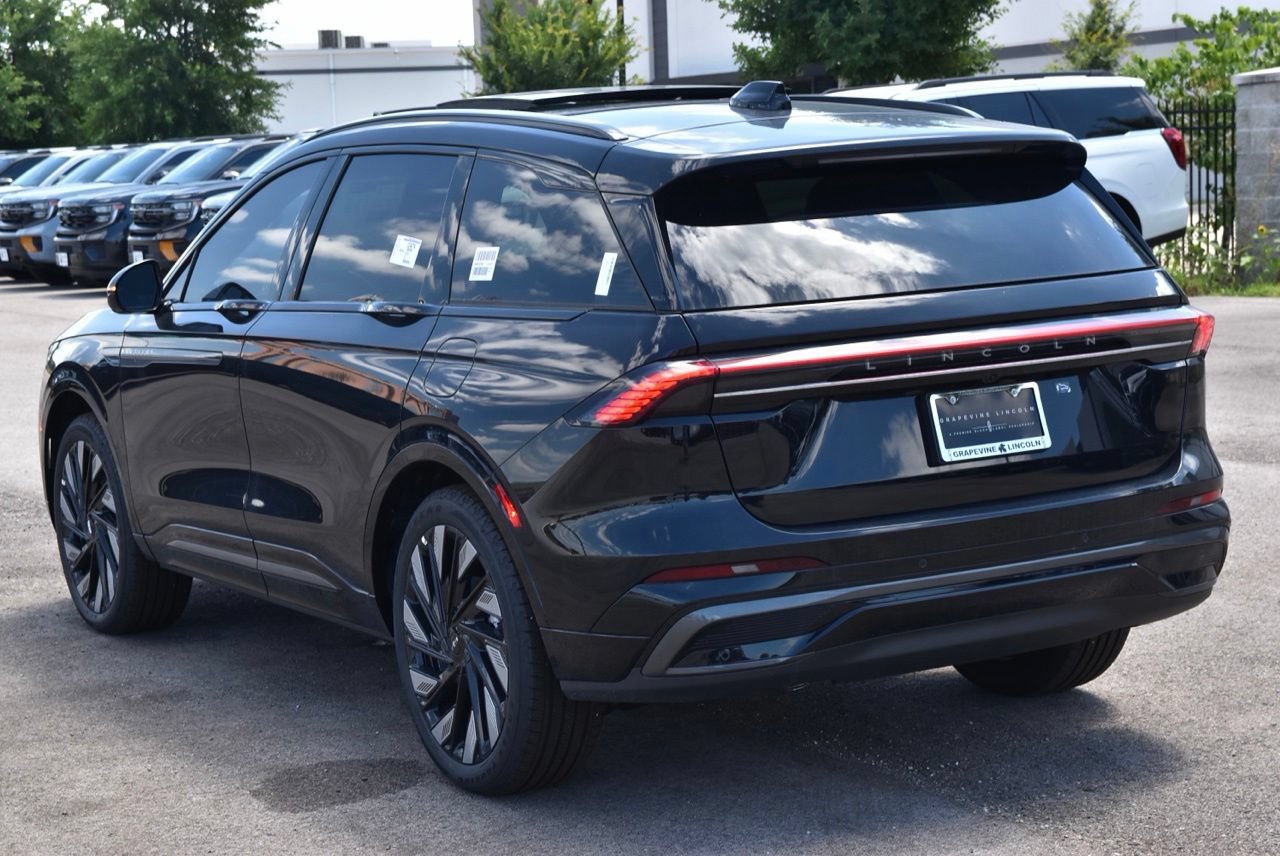 New 2026 Lincoln Nautilus Reserve w/ Jet Appearance Package AWD/4WD image 16