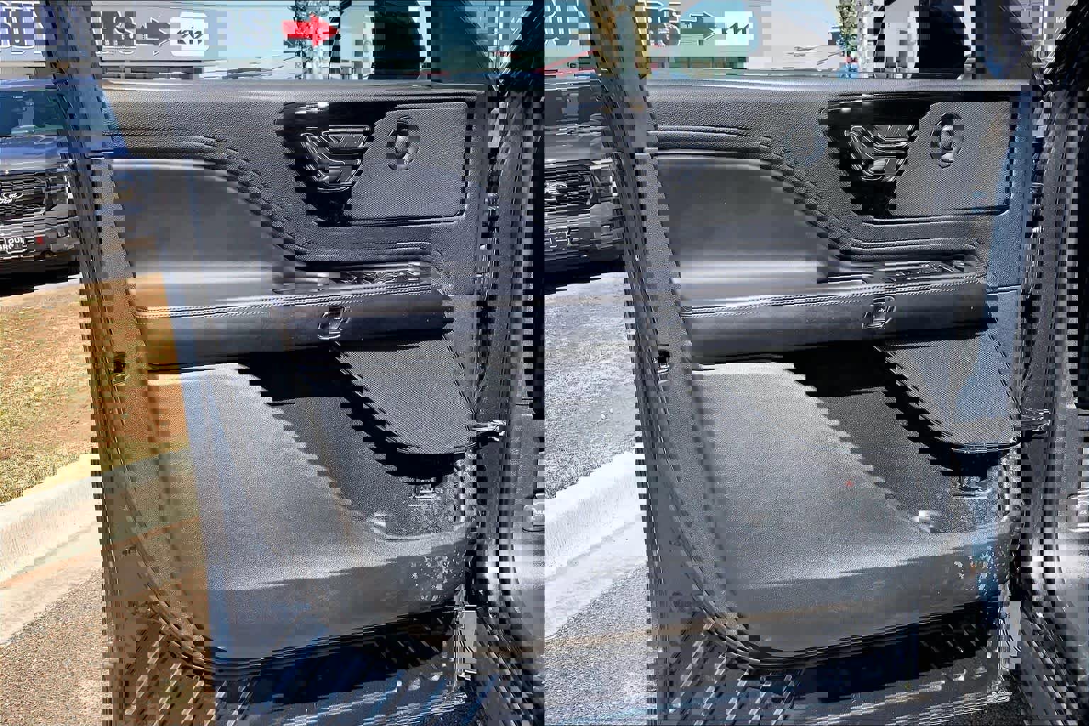 Used 2023 Lincoln Aviator Reserve w/ Equipment Group 201A image 22