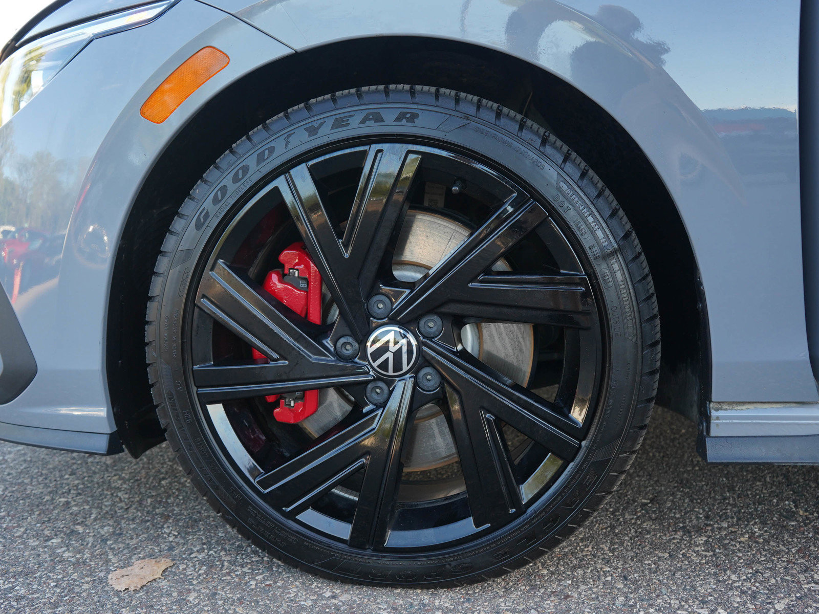 Used 2023 Volkswagen GTI SE FWD image 27