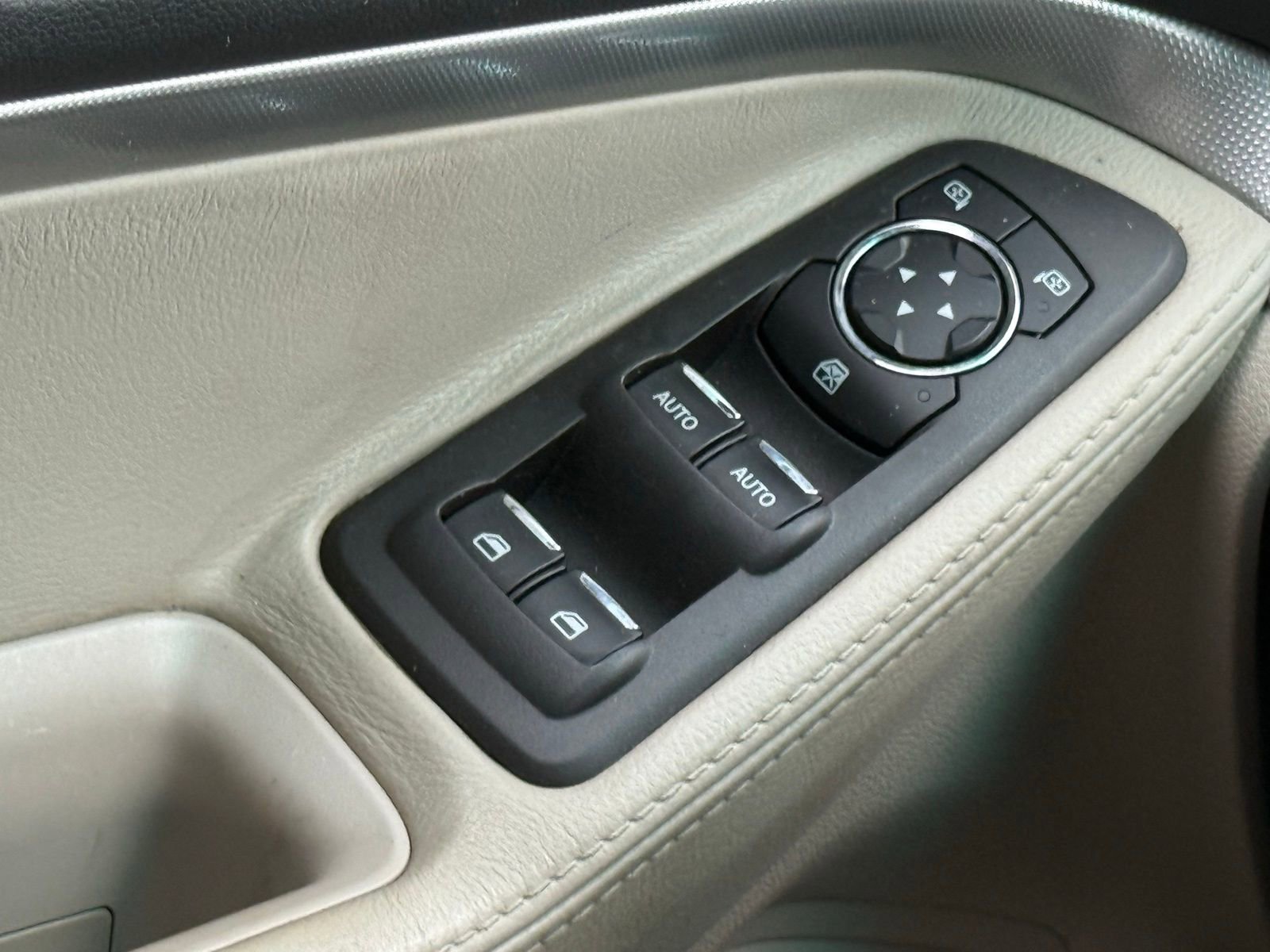 Used 2015 Ford Explorer XLT w/ Equipment Group 201B image 32