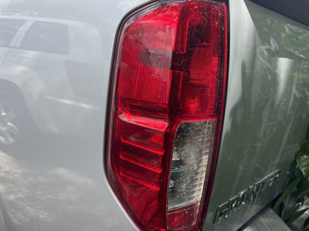 Used 2020 Nissan Frontier SV RWD image 9
