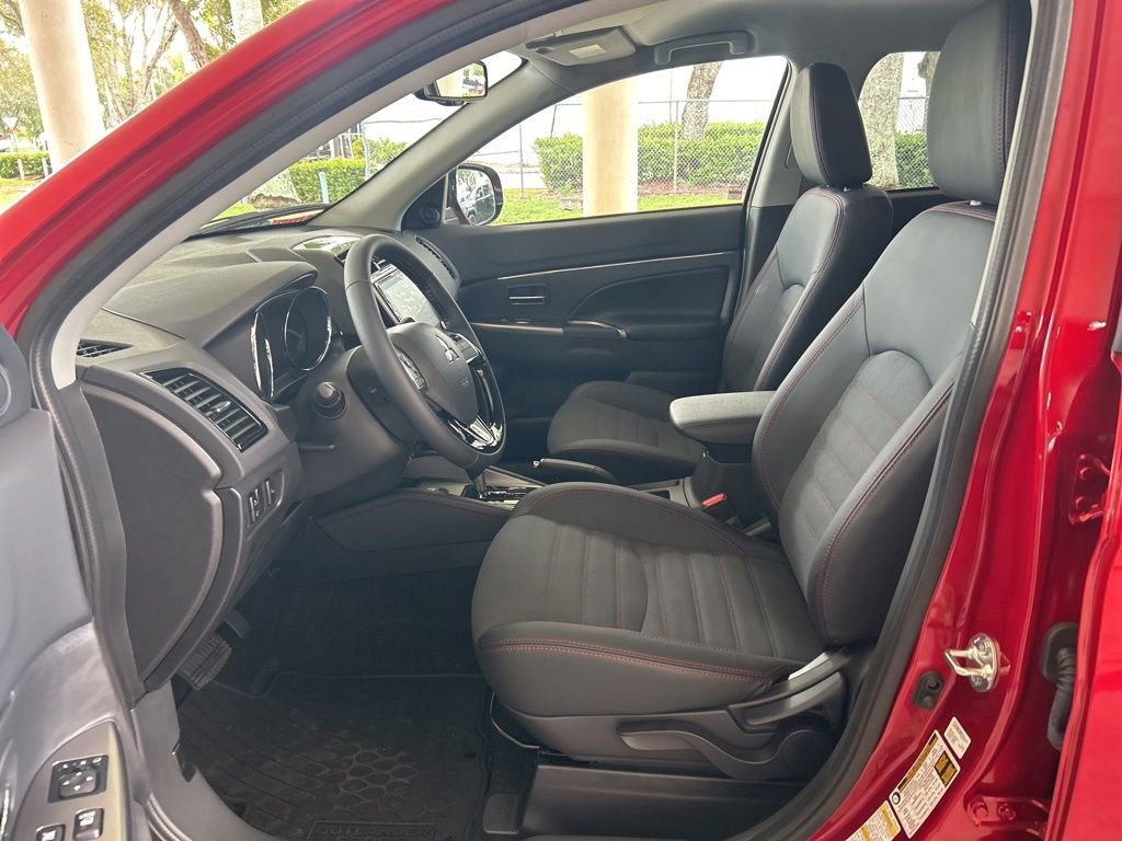 New 2025 Mitsubishi Outlander Sport SE image 5