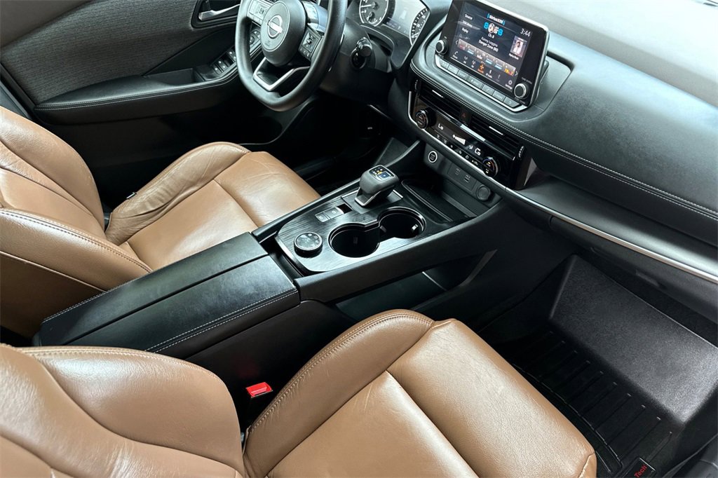 Used 2022 Nissan Rogue SV image 17