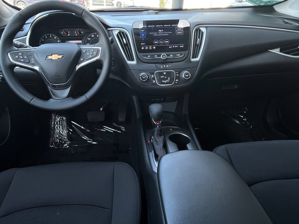 Used 2024 Chevrolet Malibu RS FWD image 23
