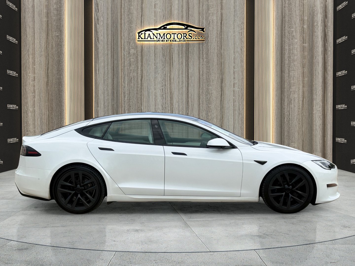 Used 2022 Tesla Model S AWD/4WD image 8
