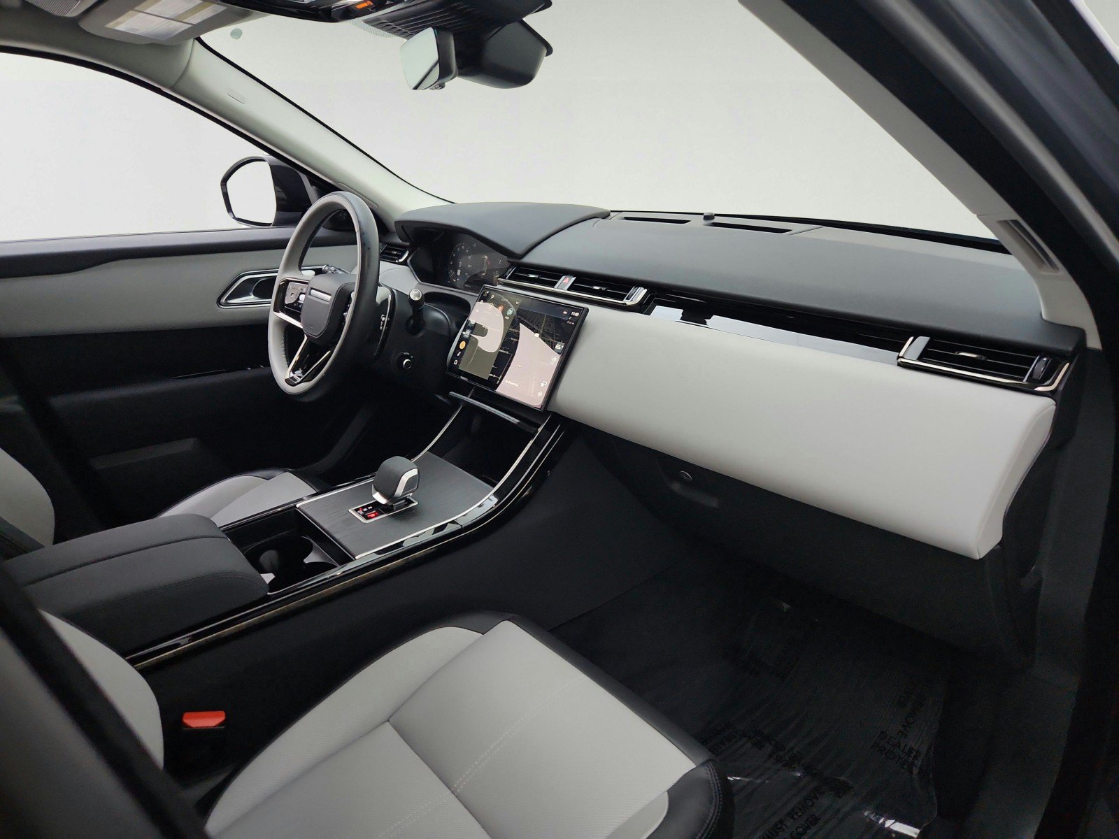 Used 2025 Land Rover Range Rover Velar Dynamic SE AWD/4WD image 34