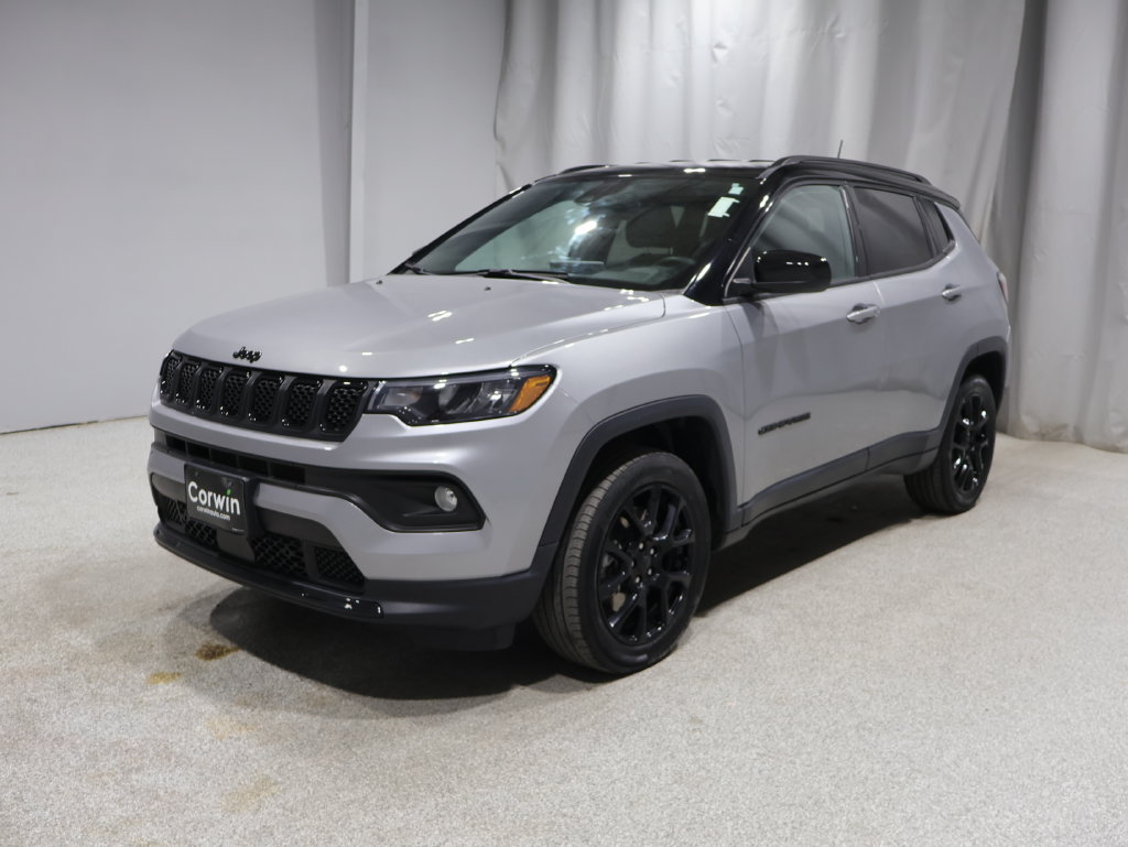 Used 2023 Jeep Compass Latitude AWD/4WD image 5