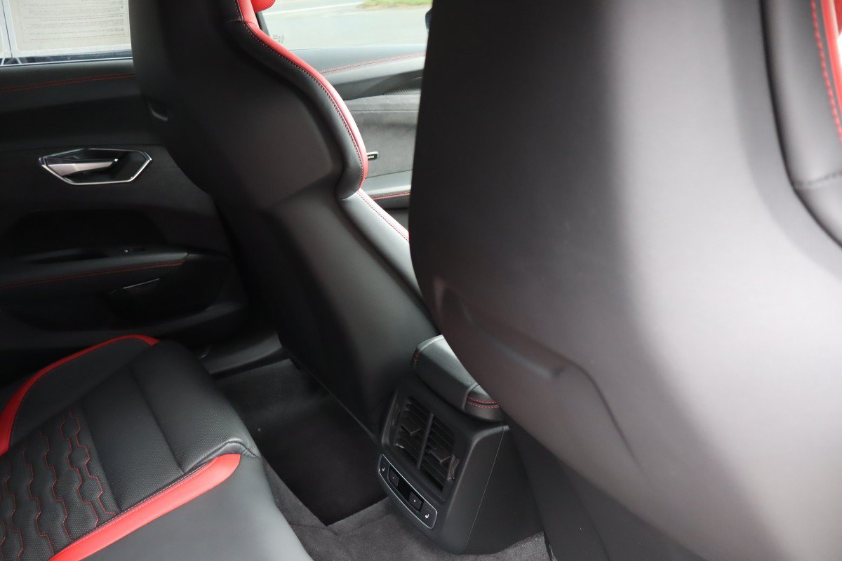 Used 2023 Audi RS e-tron GT AWD/4WD image 21