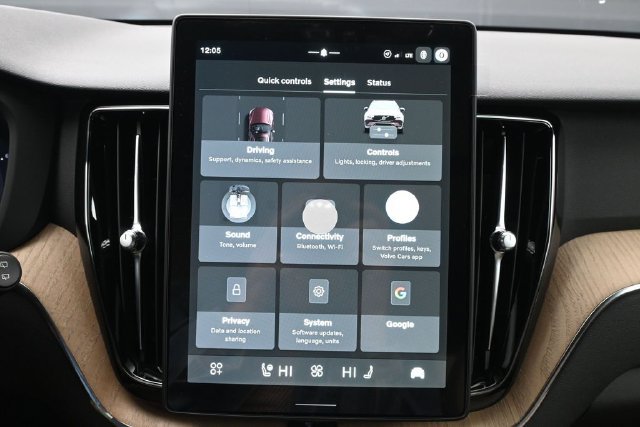 New 2027 Volvo XC60 B5 Core AWD/4WD image 17