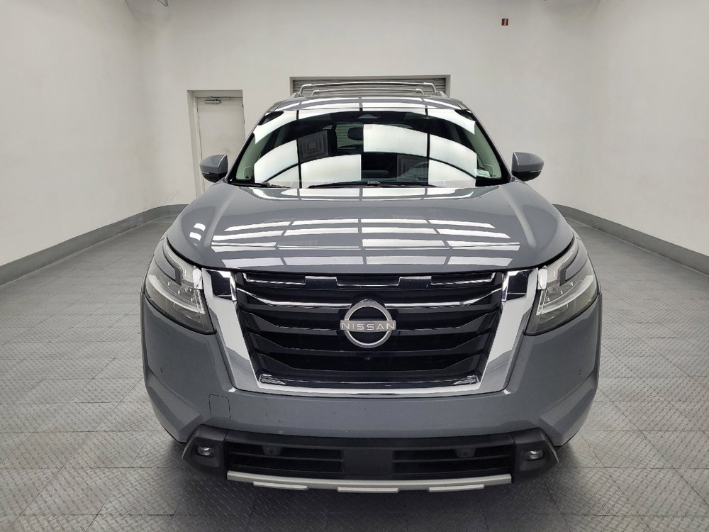 Used 2022 Nissan Pathfinder Platinum w/ Lighting Package (N93) FWD image 15