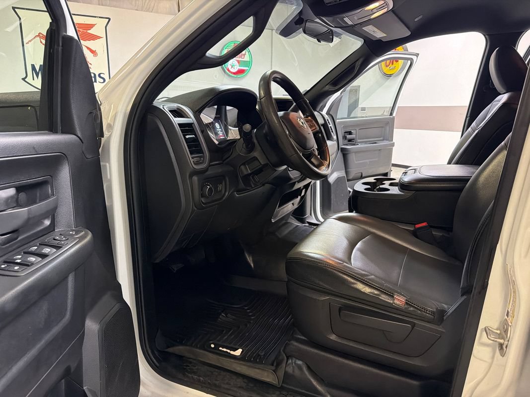 Used 2024 RAM 3500 Tradesman w/ Chrome Appearance Group AWD/4WD image 24
