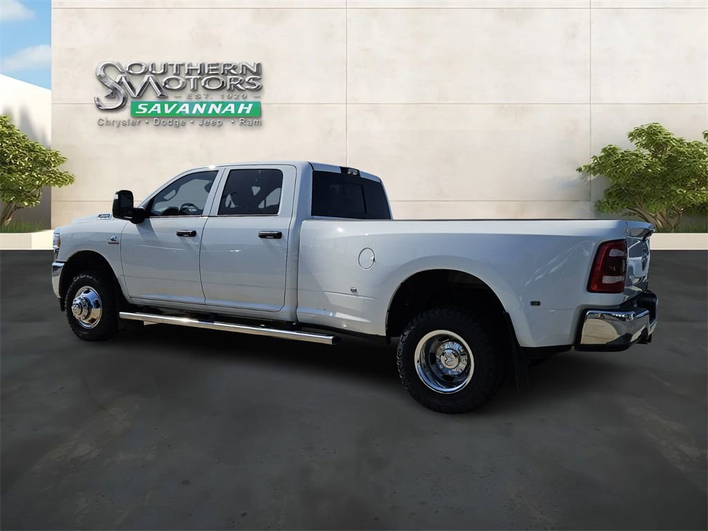 Used 2024 RAM 3500 Tradesman w/ Towing Technology Group AWD/4WD image 3