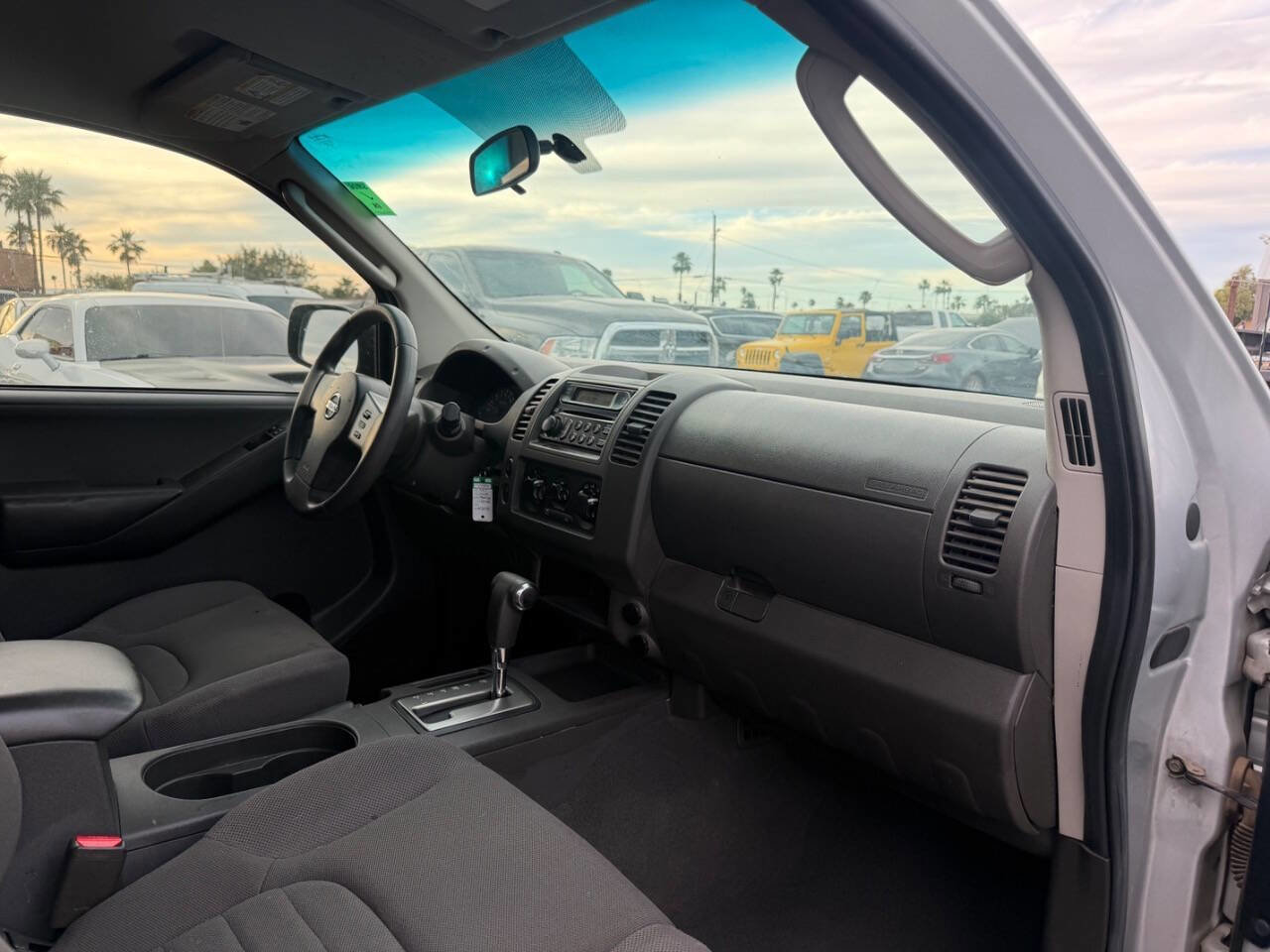 Used 2007 Nissan Frontier XE w/ Preferred Pkg image 23