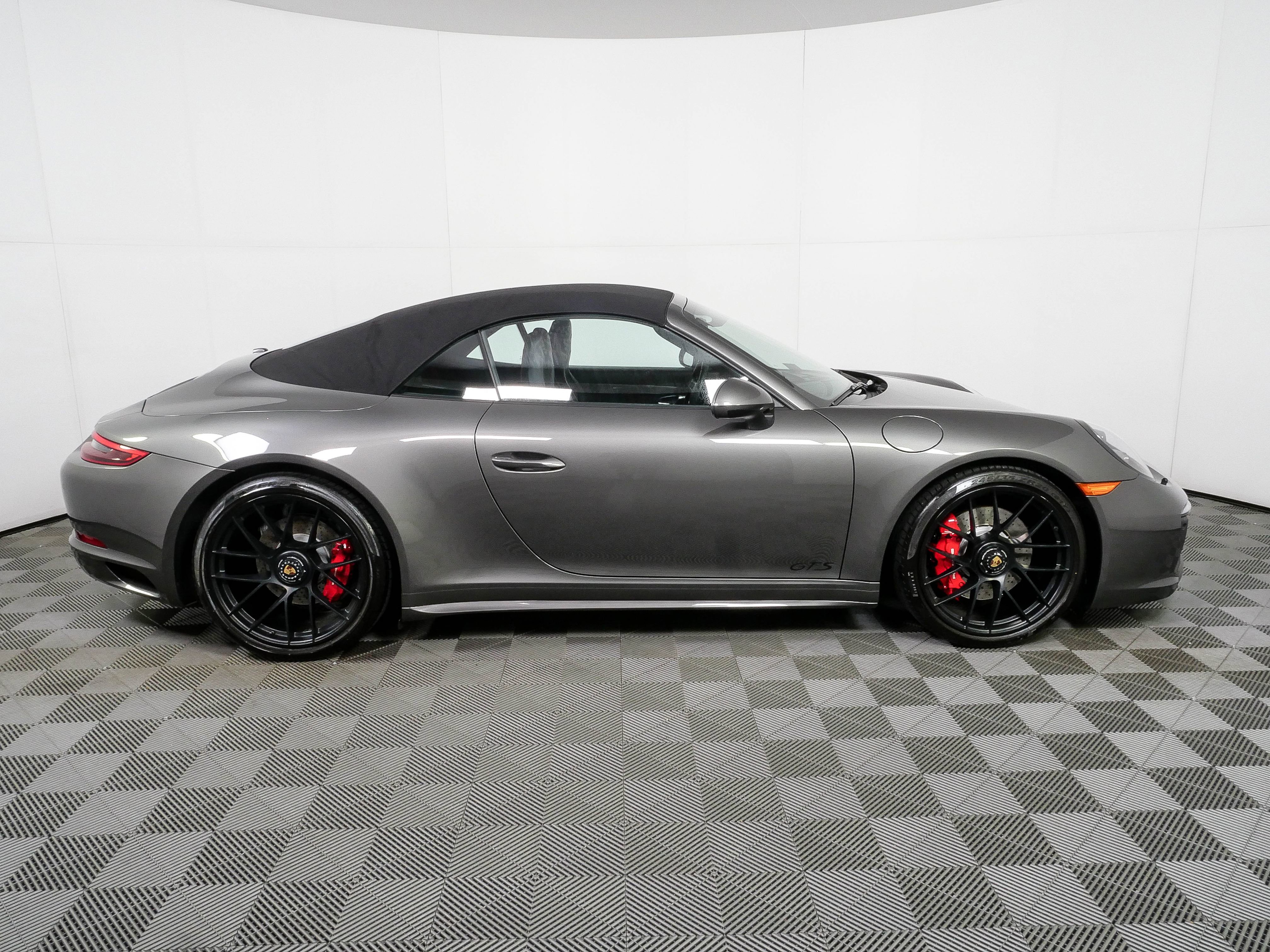Certified 2018 Porsche 911 Carrera GTS RWD image 27