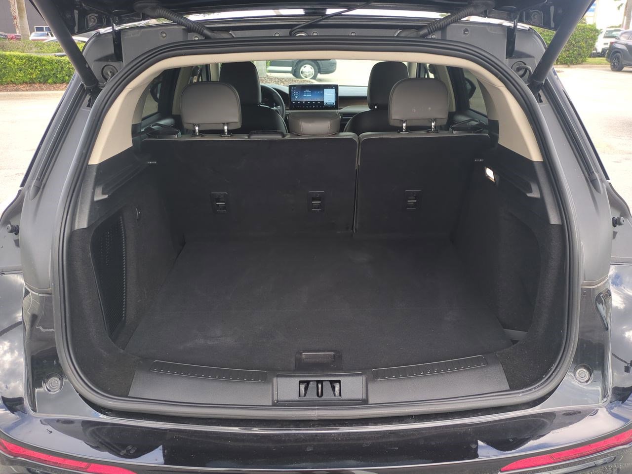 Used 2025 Lincoln Corsair Grand Touring image 14