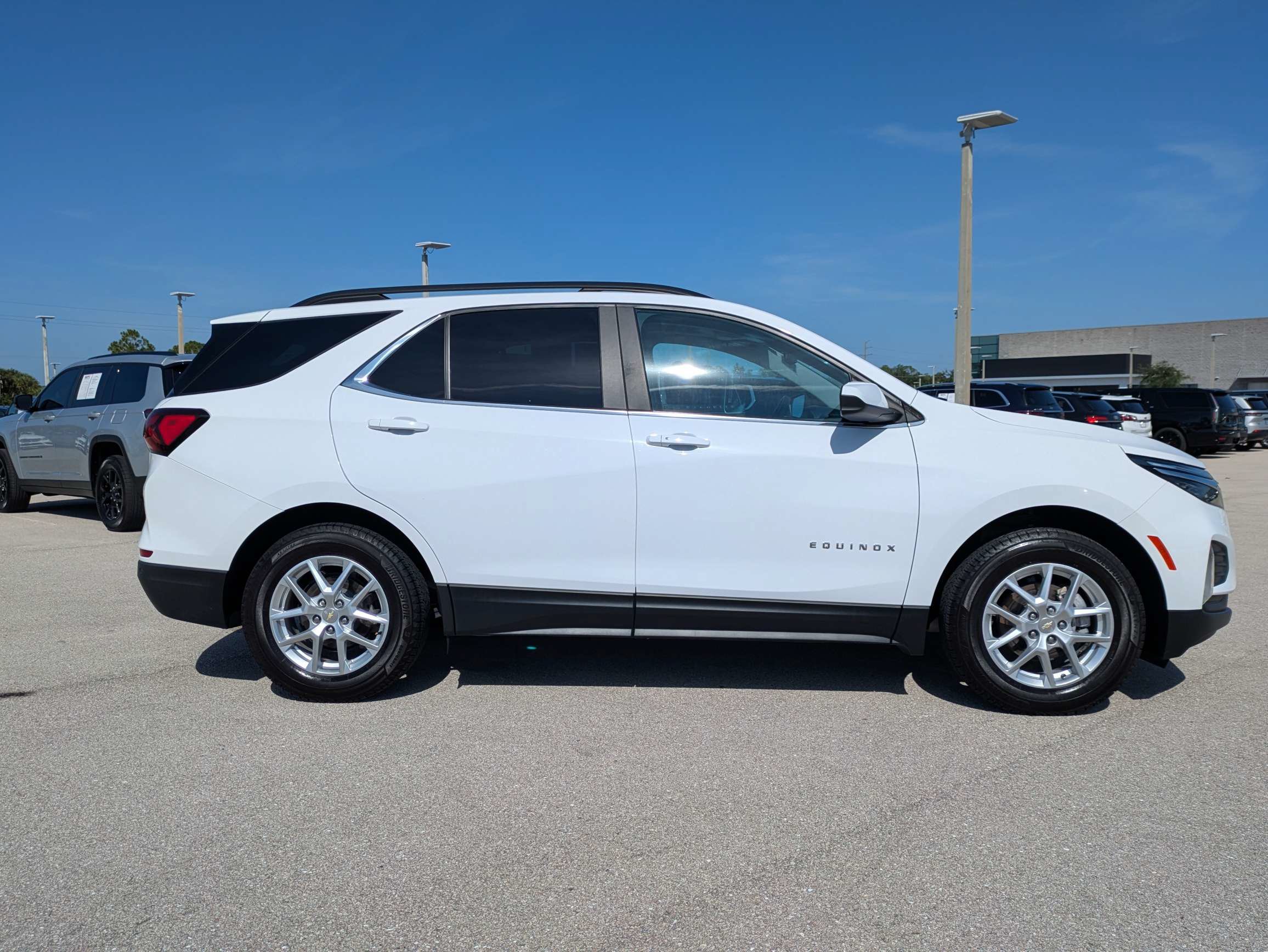 Used 2022 Chevrolet Equinox LT AWD/4WD image 4