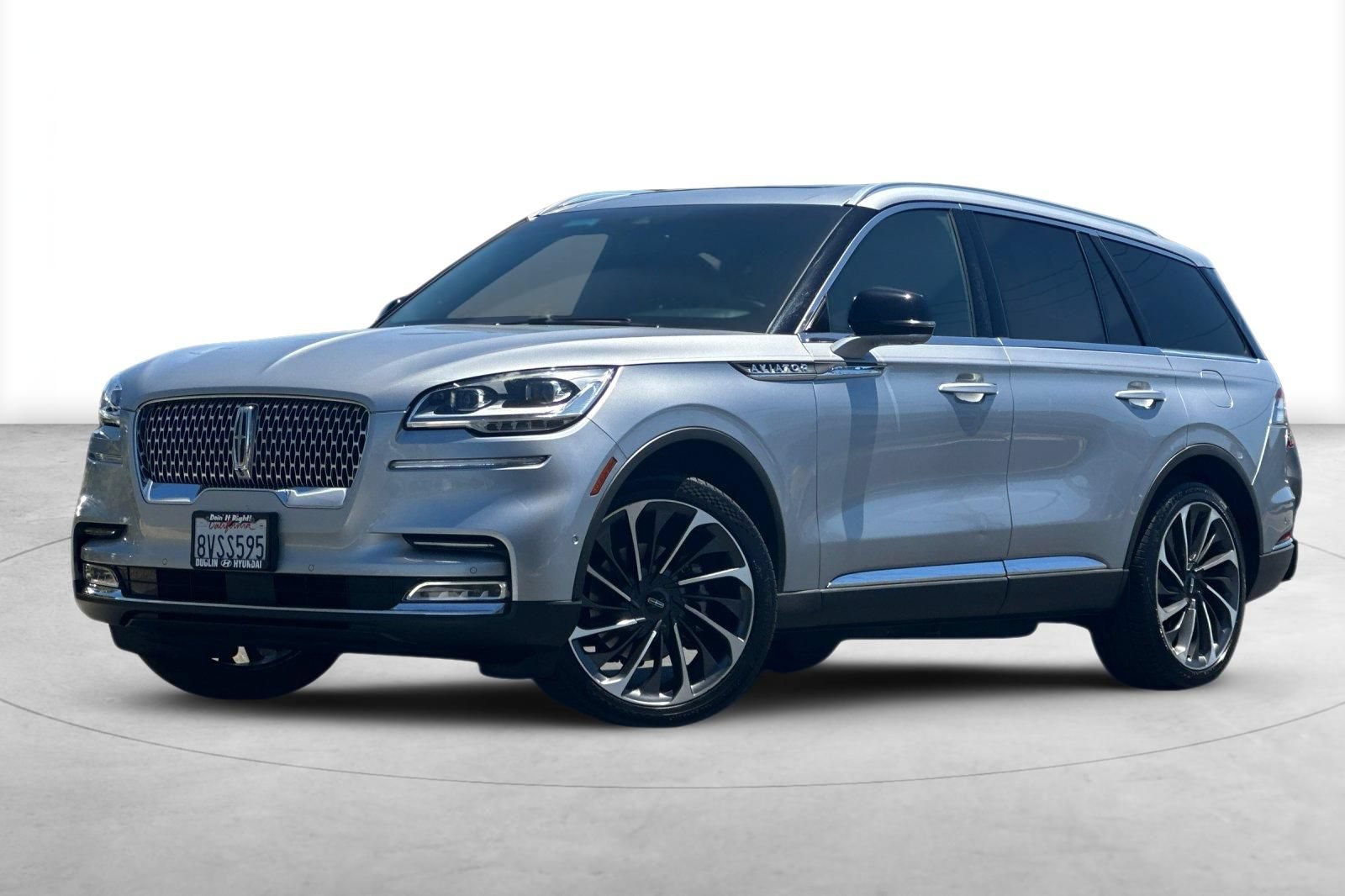 Used 2020 Lincoln Aviator Reserve AWD/4WD image 2