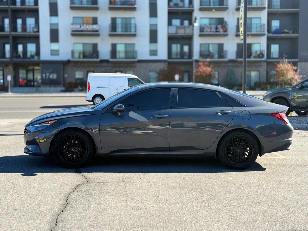 Used 2023 Hyundai Elantra SEL w/ Convenience Package image 4