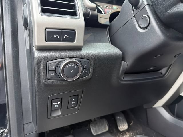 Used 2019 Ford F150 Lariat w/ Equipment Group 502A Luxury AWD/4WD image 11