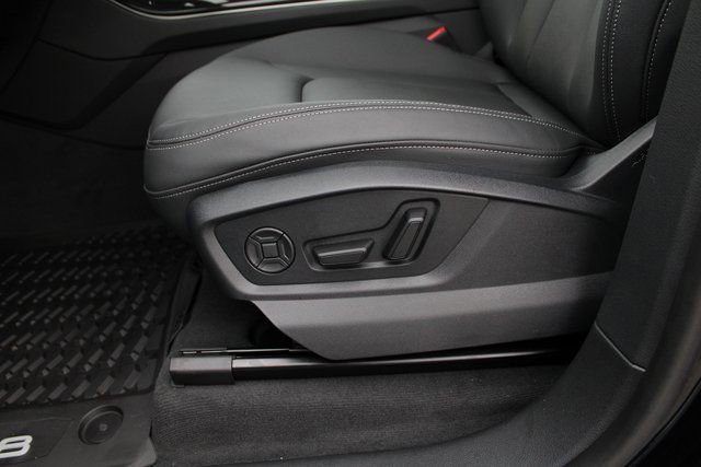 New 2025 Audi Q8 Premium AWD/4WD image 4