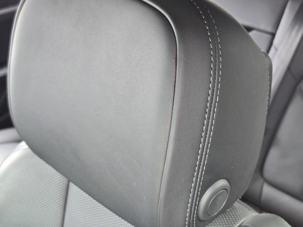 Used 2020 Porsche Macan Base image 18