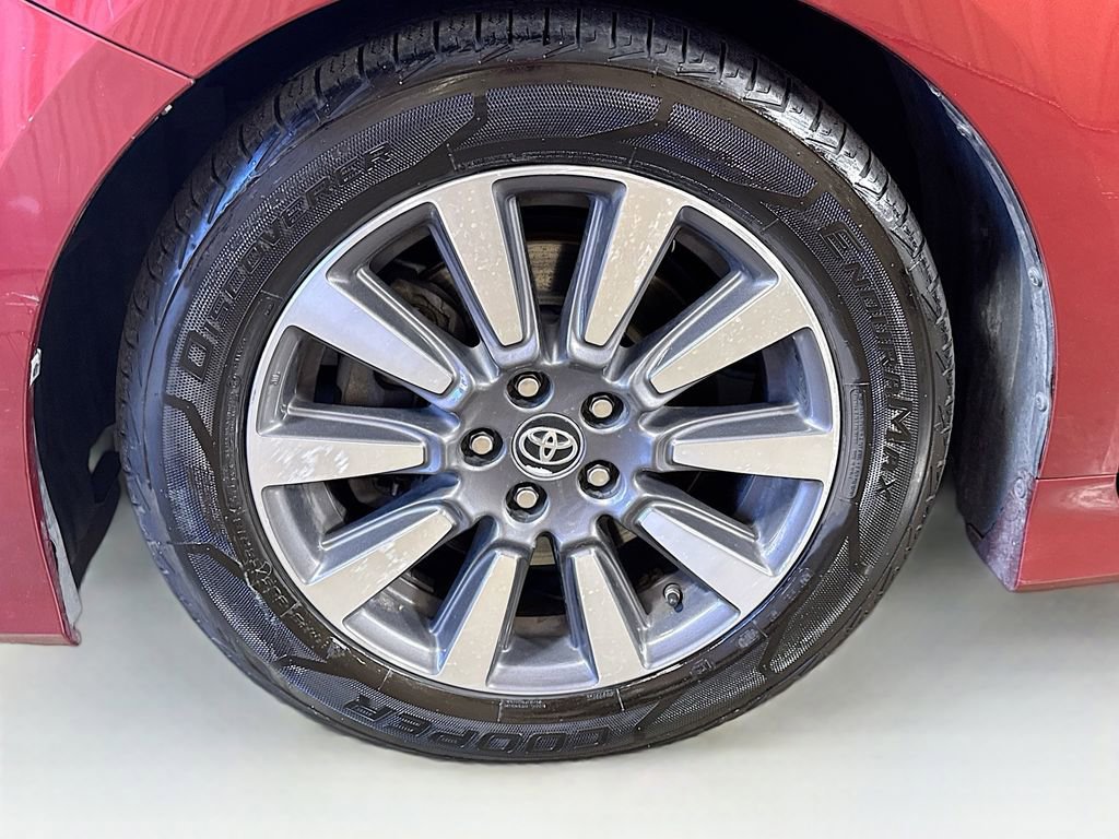 Used 2018 Toyota Sienna Limited Premium w/ Carpet Mat Package image 41