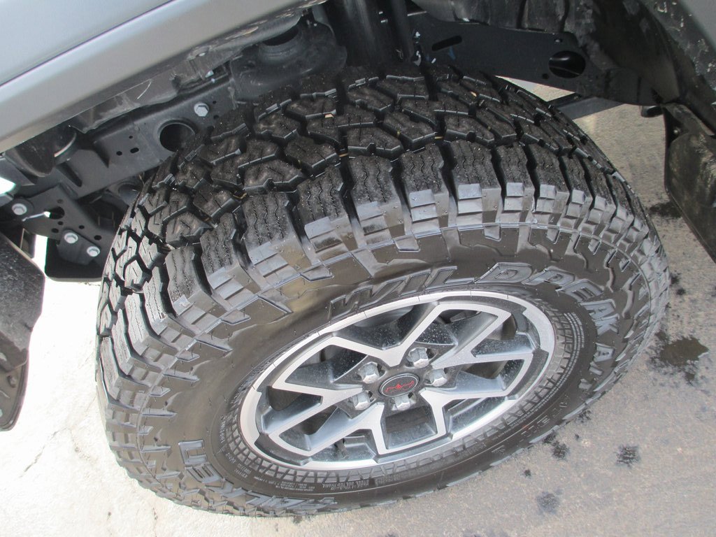 Used 2025 Jeep Gladiator Rubicon w/ Safety Group image 14