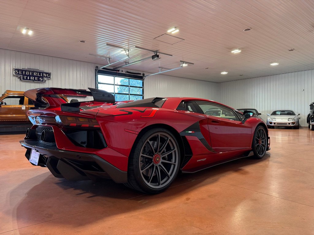 Used 2019 Lamborghini Aventador SVJ image 10