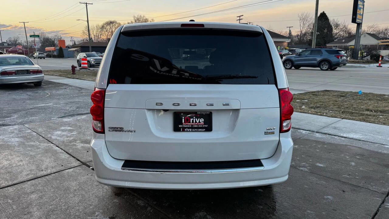 Used 2017 Dodge Grand Caravan GT image 5