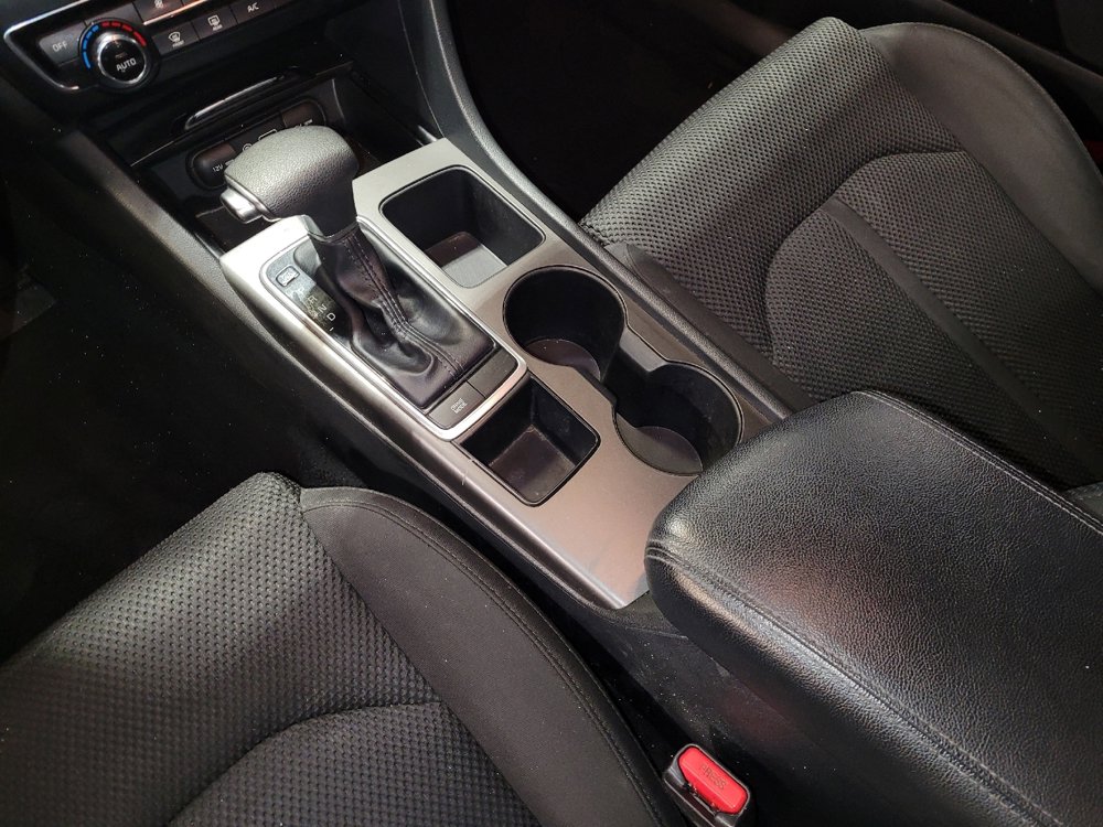 Used 2020 Kia Optima LX image 26