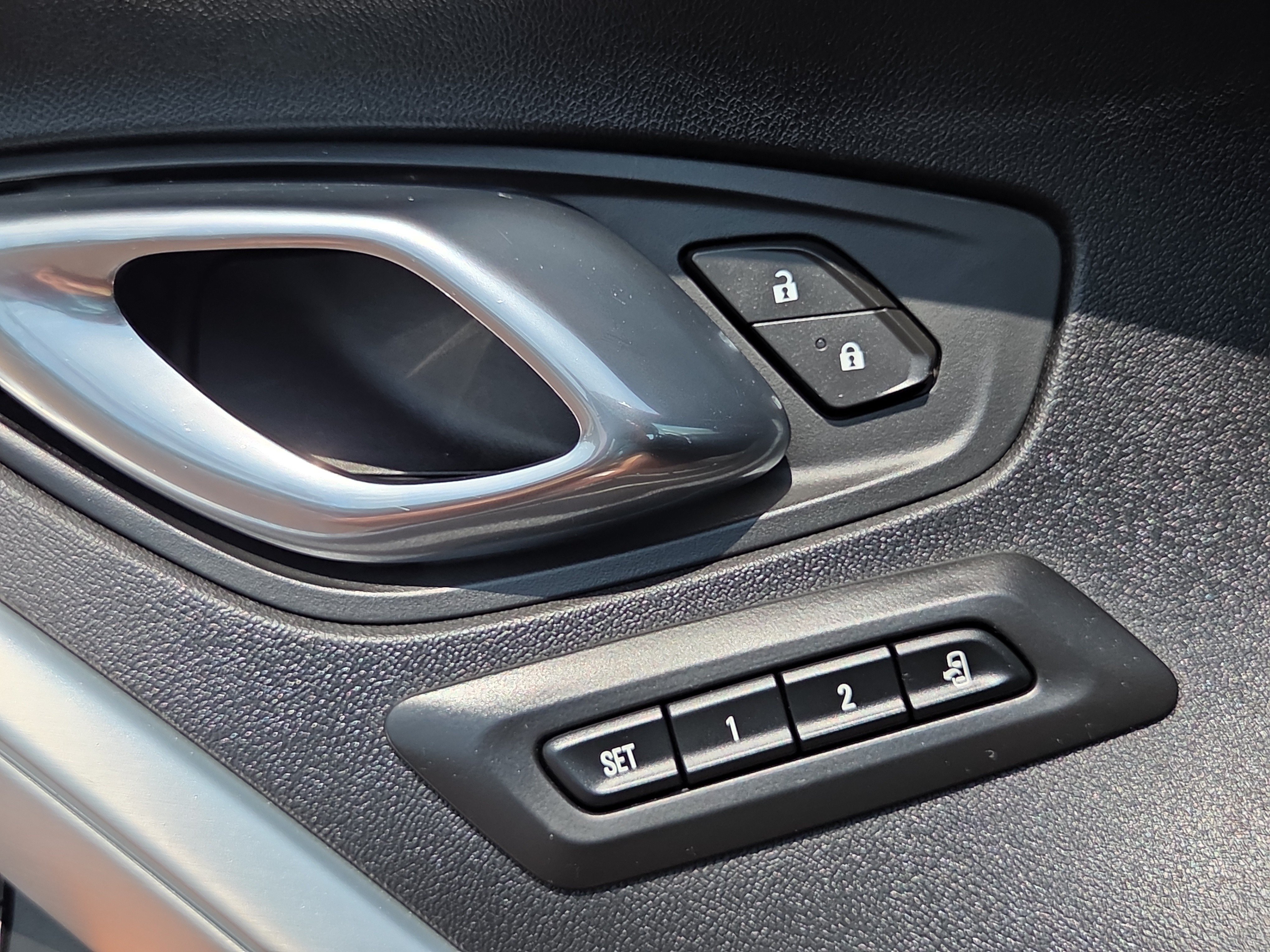 Used 2020 Chevrolet Camaro SS RWD image 39