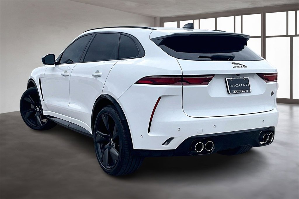 Used 2024 Jaguar F-PACE SVR image 12