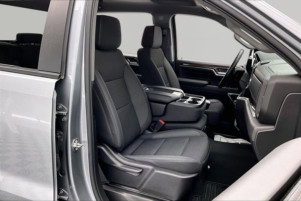 Used 2024 Chevrolet Silverado 1500 LT AWD/4WD image 7