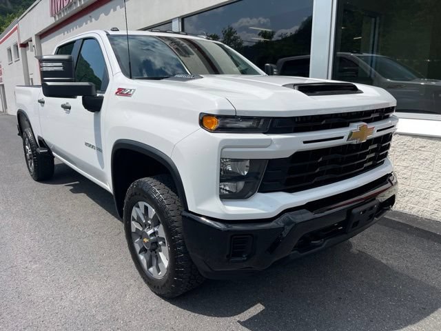 Used 2024 Chevrolet Silverado 2500 Custom w/ Custom Convenience Package AWD/4WD image 2