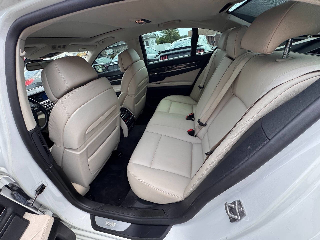 Used 2011 BMW 740i RWD image 13