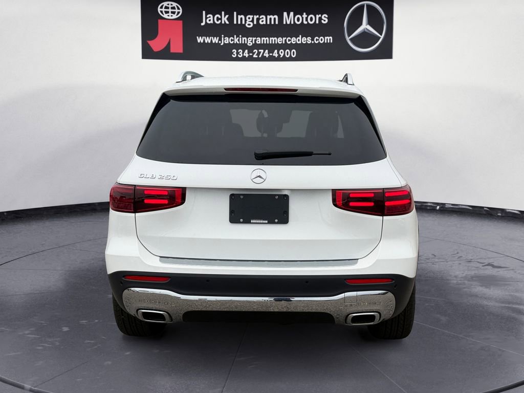 New 2026 Mercedes-Benz GLB 250 image 4