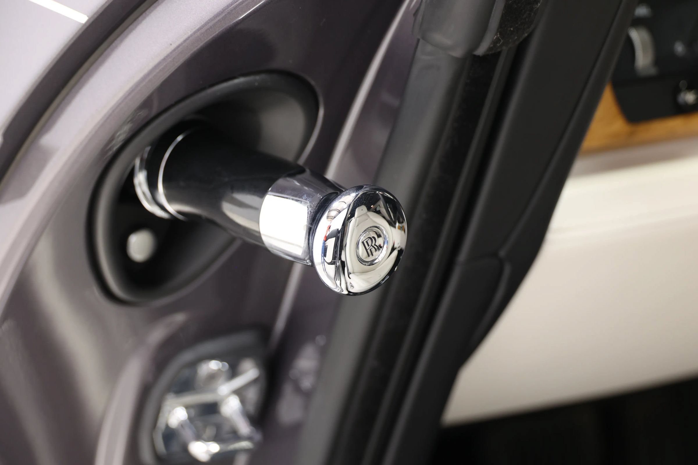 Used 2017 Rolls-Royce Wraith RWD image 18
