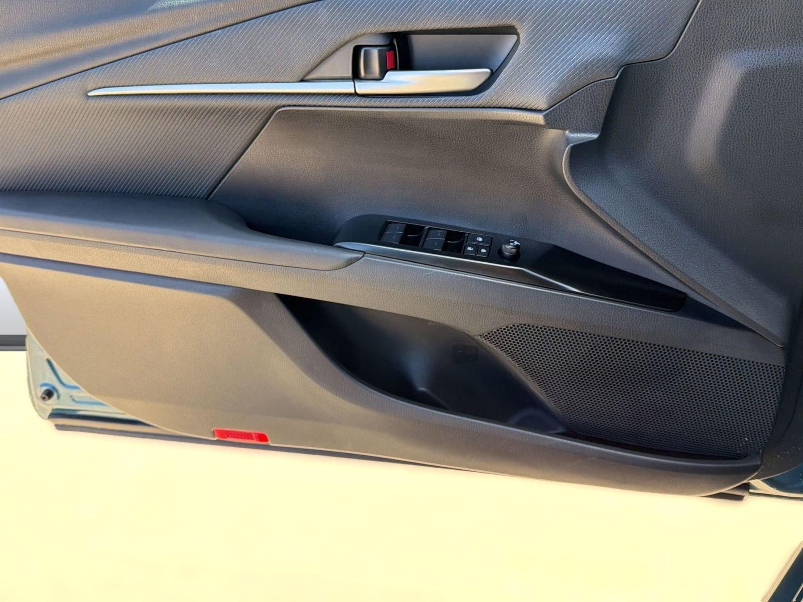 Used 2026 Toyota Camry SE w/ Convenience Package image 12