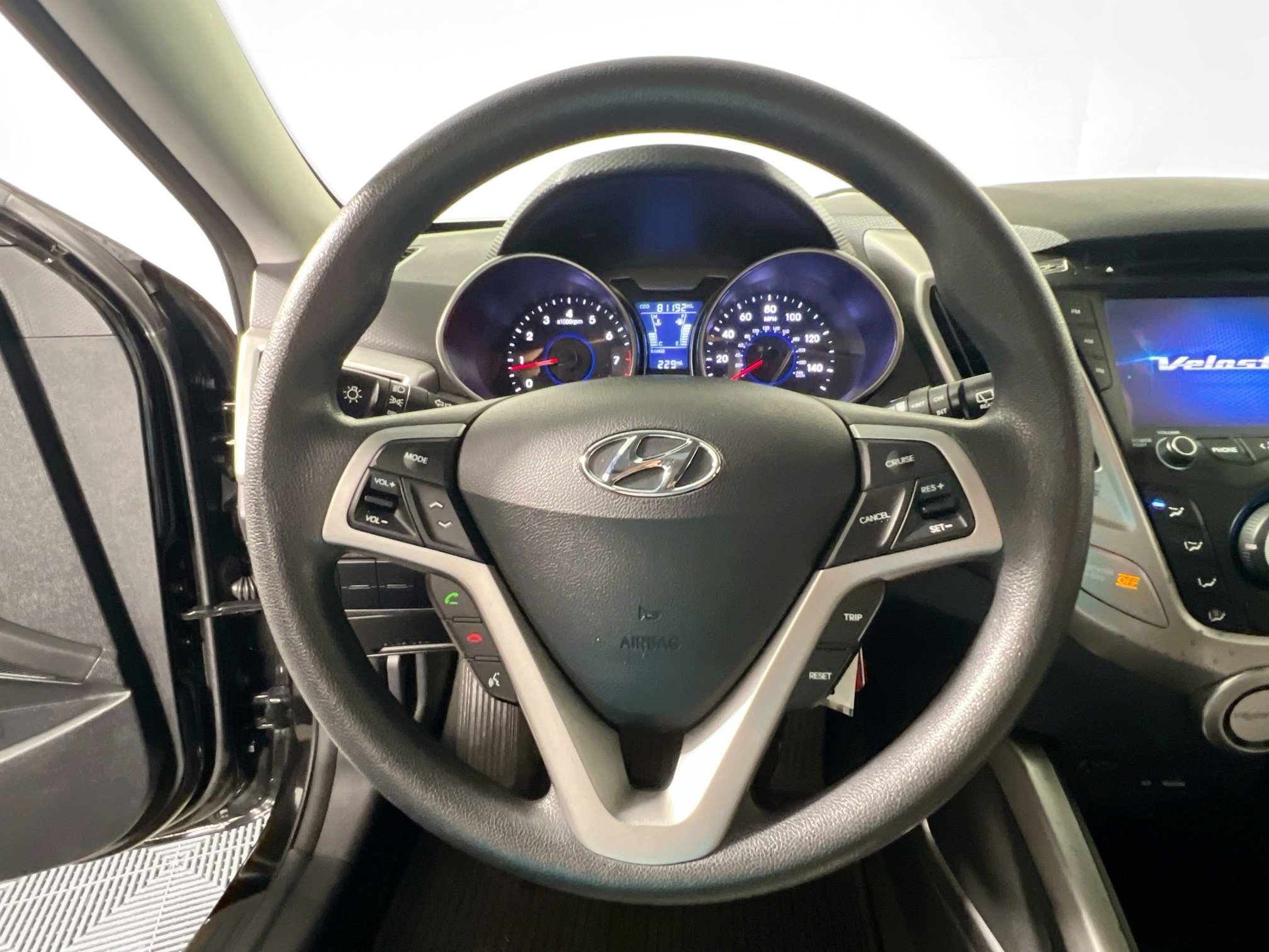 Used 2014 Hyundai Veloster image 17