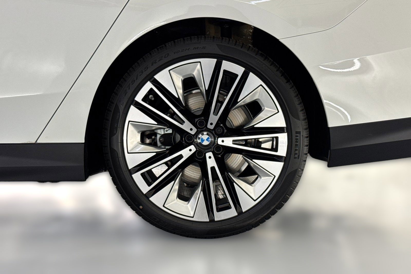 Used 2026 BMW 530i w/ Premium Package RWD image 11