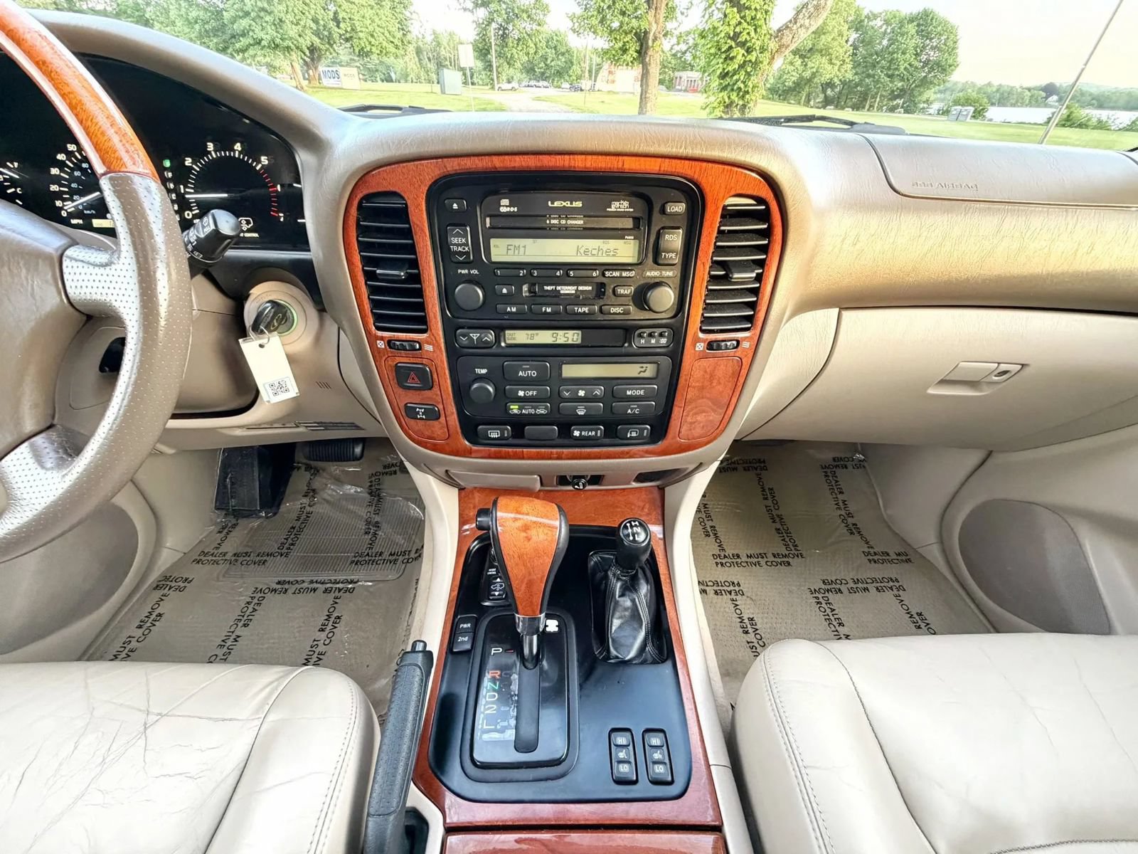 Used 2001 Lexus LX 470 4WD image 70