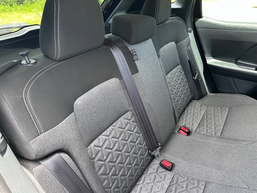 Used 2025 Nissan Kicks SV FWD image 27