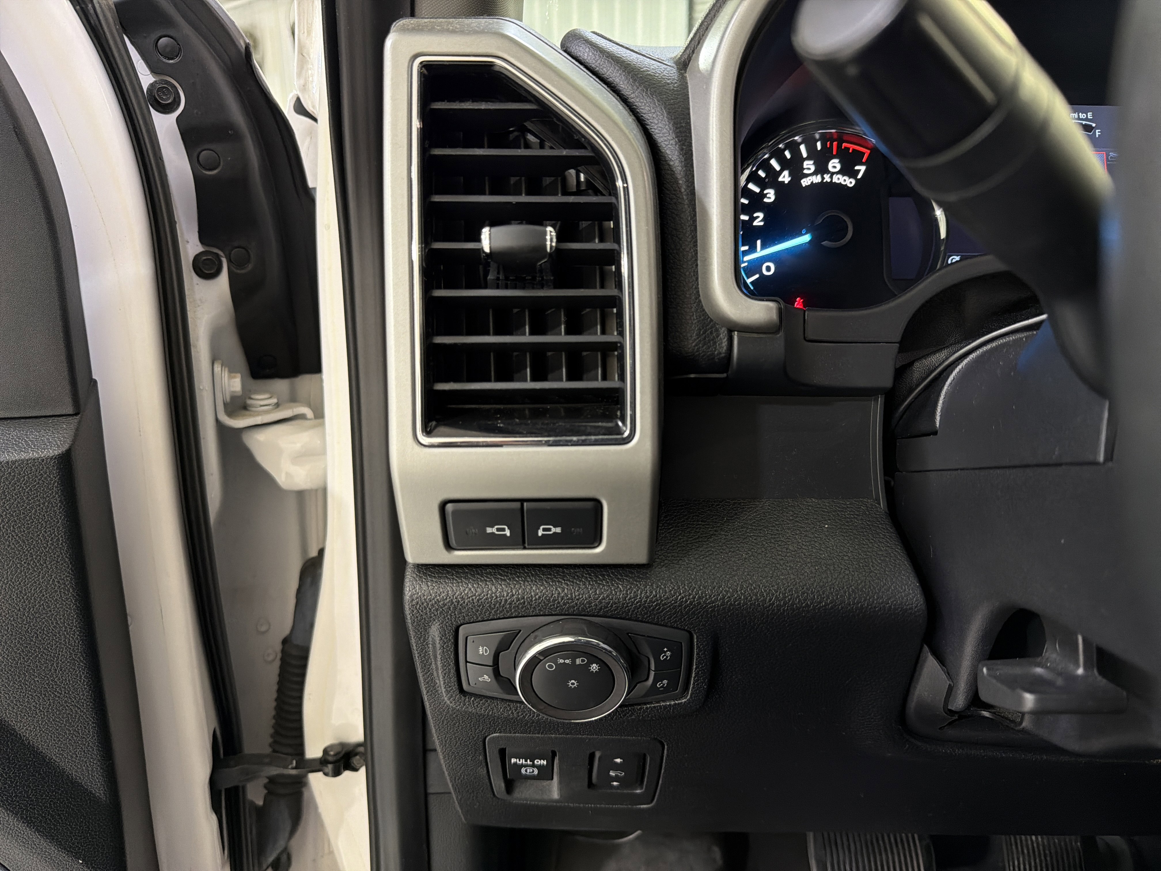 Used 2019 Ford F150 Lariat image 20