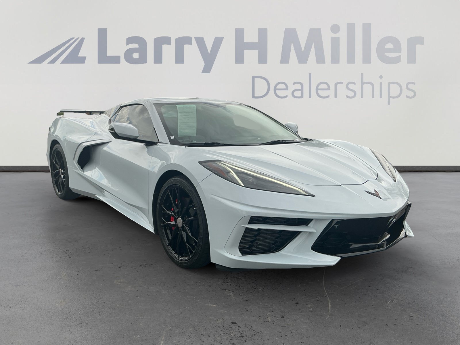Used 2023 Chevrolet Corvette Stingray Premium Conv w/ Stealth Interior Trim Package RWD image 7