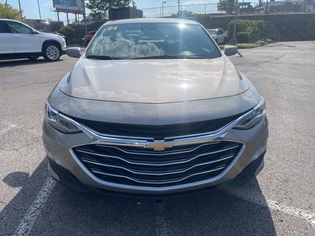 Used 2024 Chevrolet Malibu LT image 3