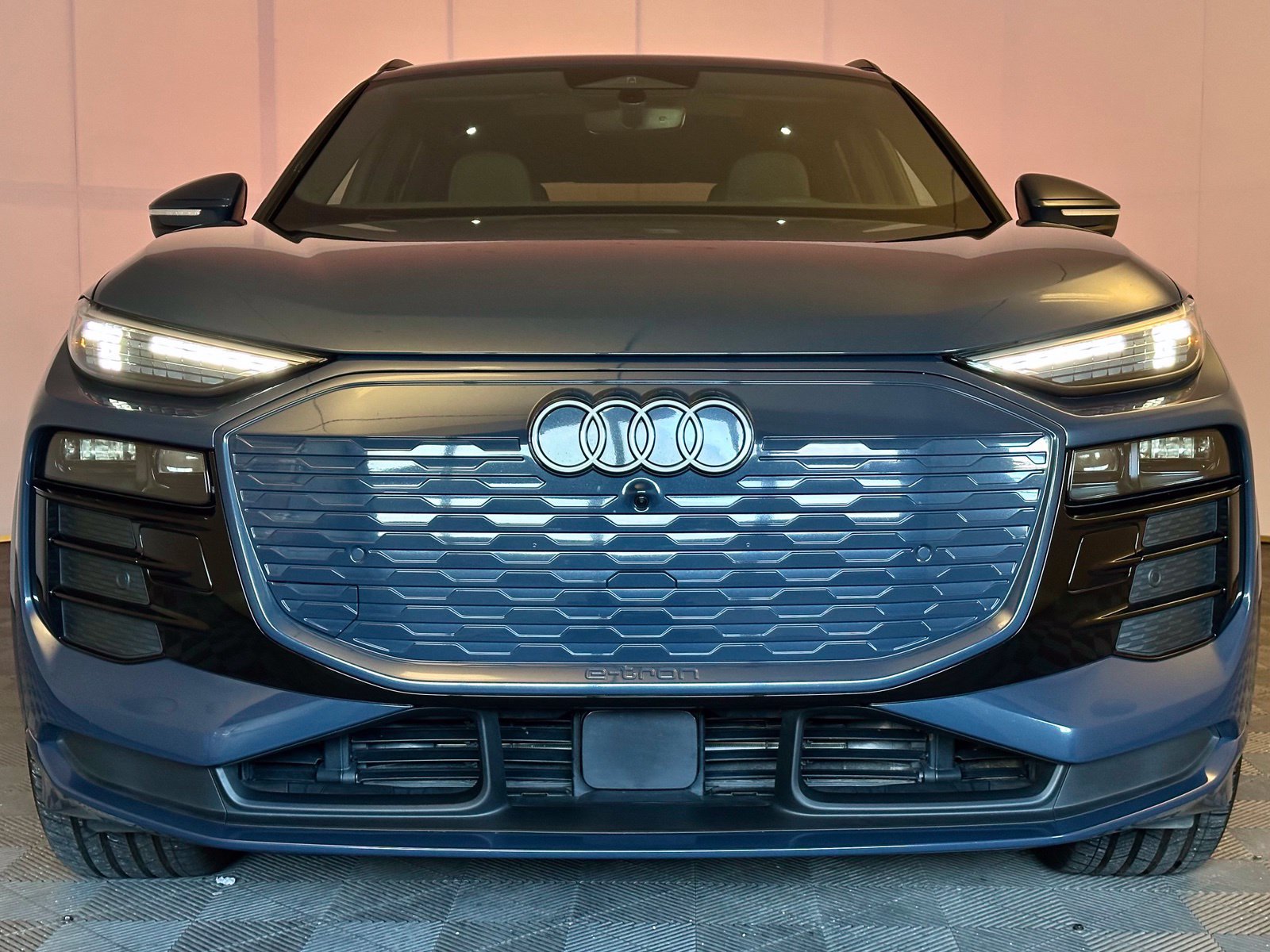 Used 2025 Audi Q6 e-tron Premium Plus w/ Premium Plus AWD/4WD image 20