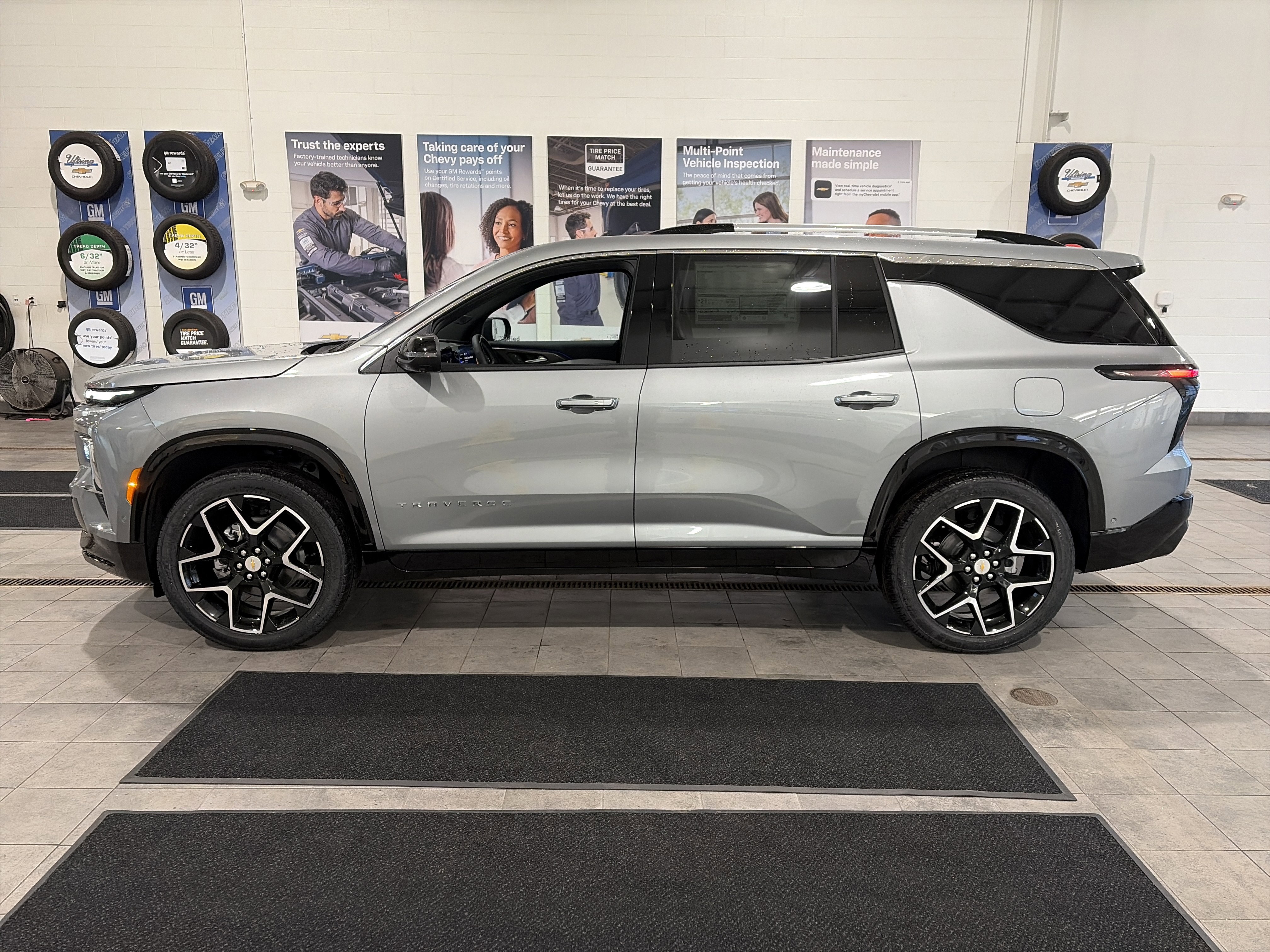 New 2026 Chevrolet Traverse High Country image 9