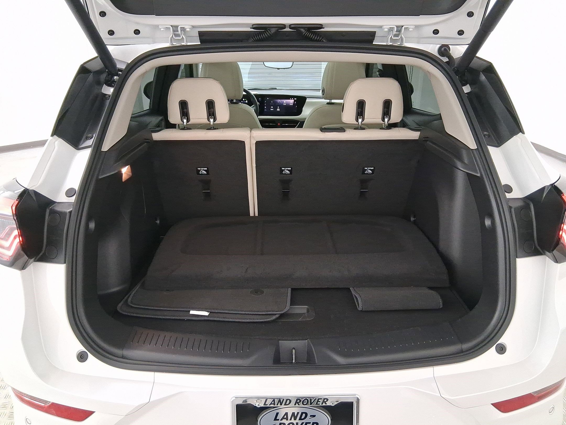 Used 2025 Buick Encore GX Avenir w/ Avenir Technology Package image 29