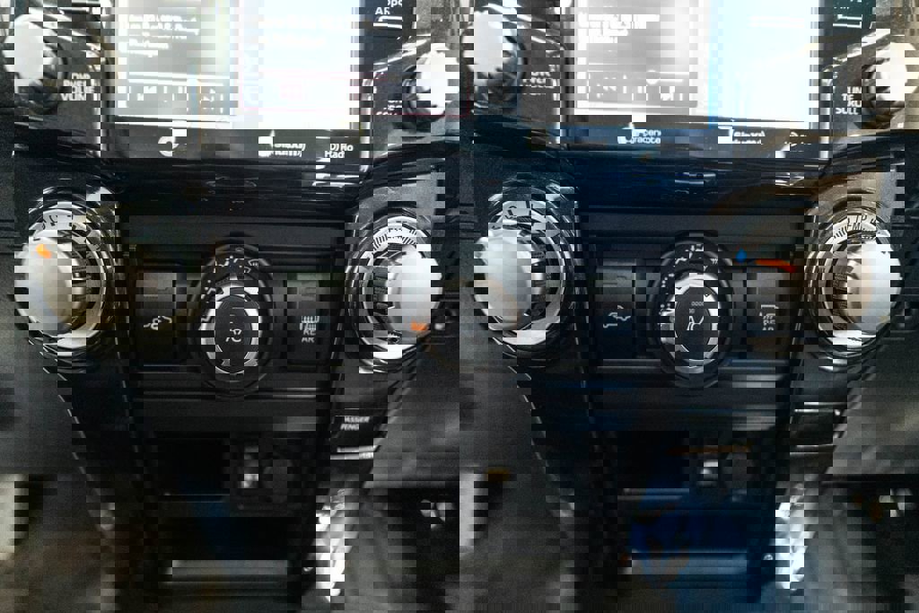 Used 2020 Toyota 4Runner TRD Off-Road Premium w/ Moonroof Package image 31